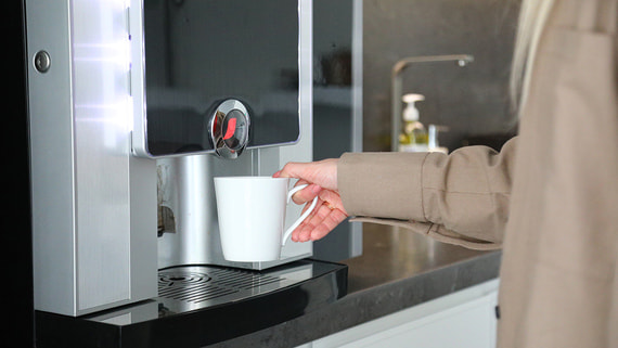 Russian Consumers Embrace Cappuccino Machines as Affordable Chinese Models Flood the Market